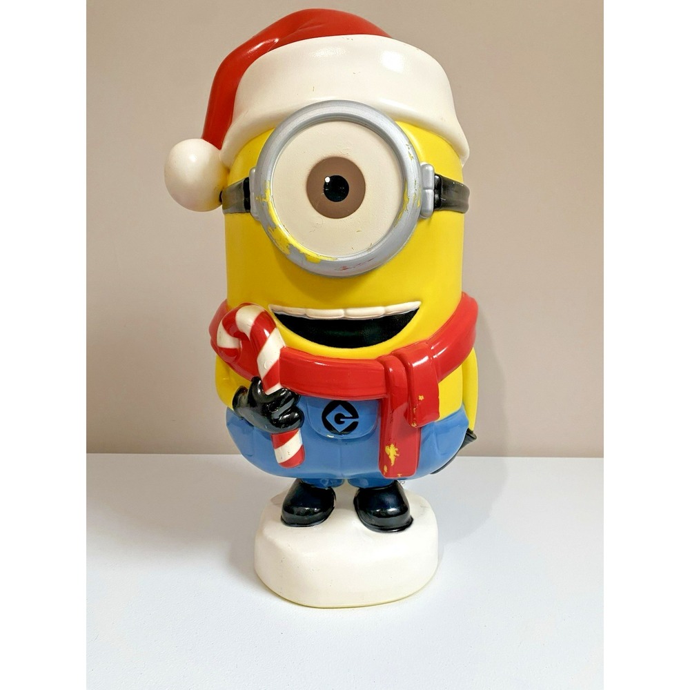 Universal‎ Pictures MINION STUART MINION DRESSED AS SANTA BLOW MOLD - 22" TALL